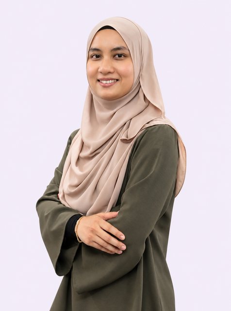 Portrait of Dr Shakireen, Dental Suite Subang Jaya dentist